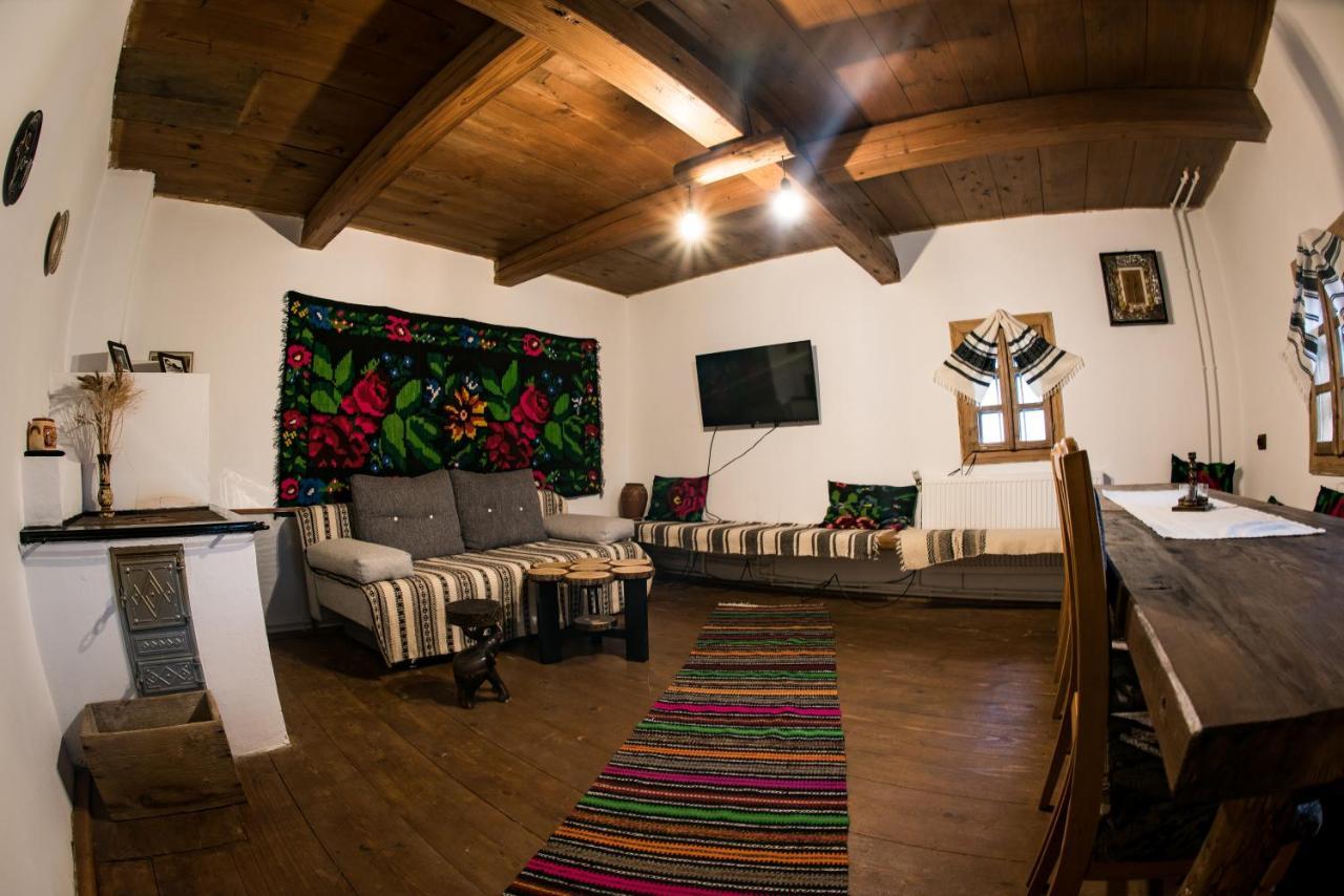 Отель Casa Strabunicului Partestii de Sus  Экстерьер фото