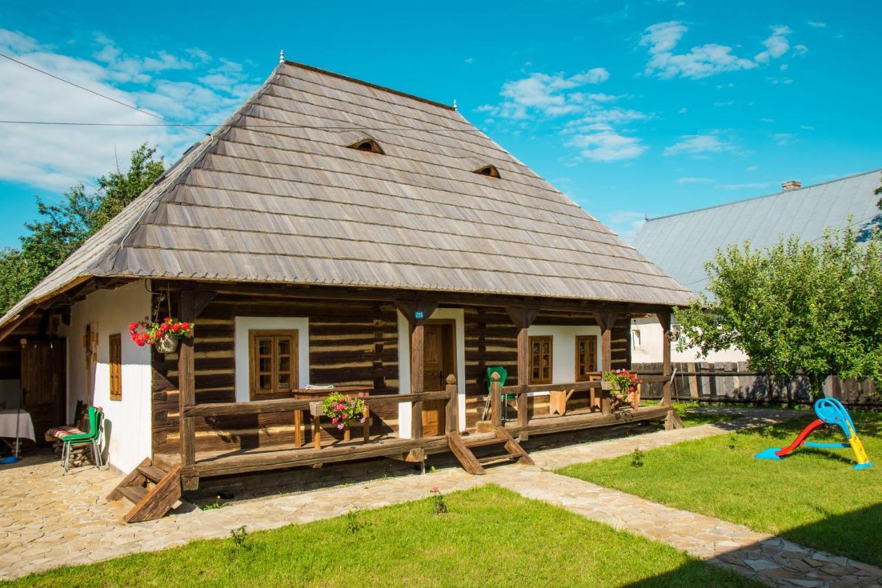 Отель Casa Strabunicului Partestii de Sus  Экстерьер фото